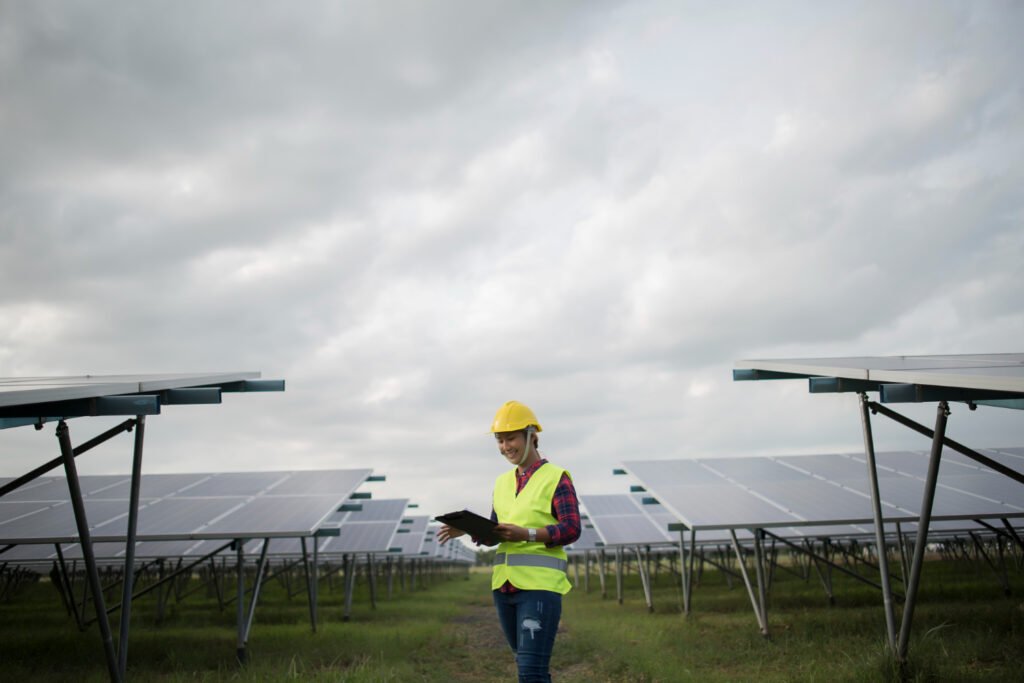 Flexible Solar Panels: When and Where to Use Them Effectively